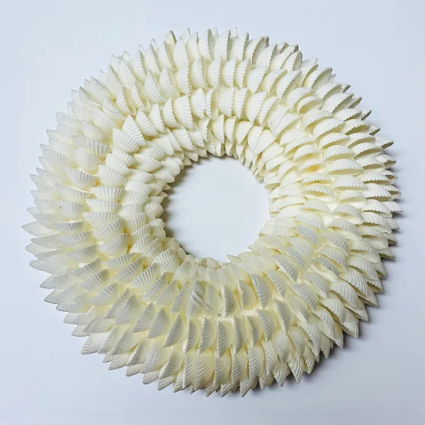 CLAMROSE SHELL WREATH