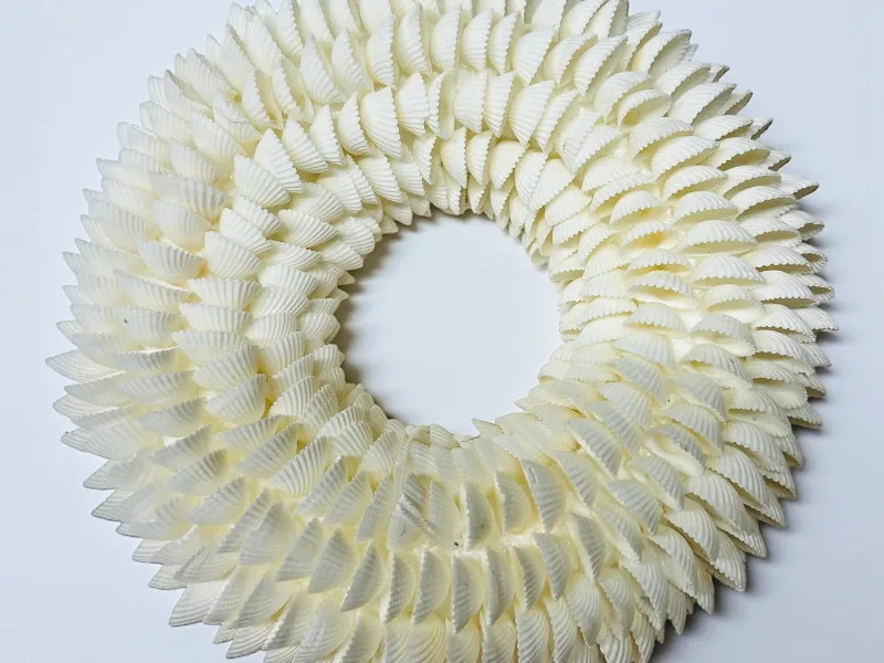CLAMROSE SHELL WREATH