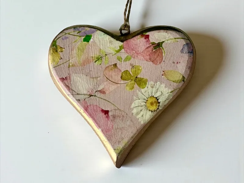 WOODEN VINTAGE HEART HANGER