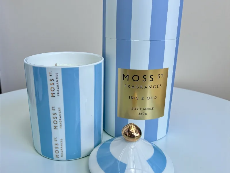 Moss St. – IRIS & OUD Scented Soy Candle 360g