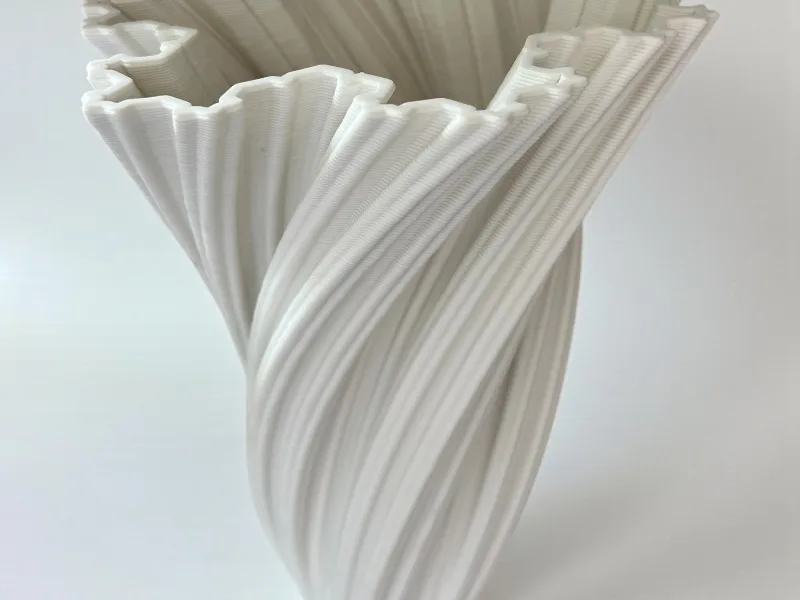 Porcelain 3D Vase – White