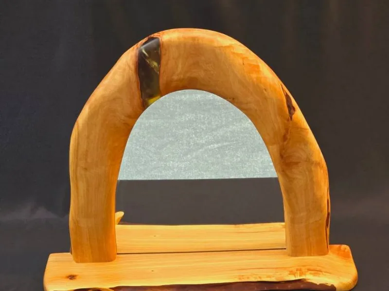 Hanging Shelf Mirror – Macrocarpa